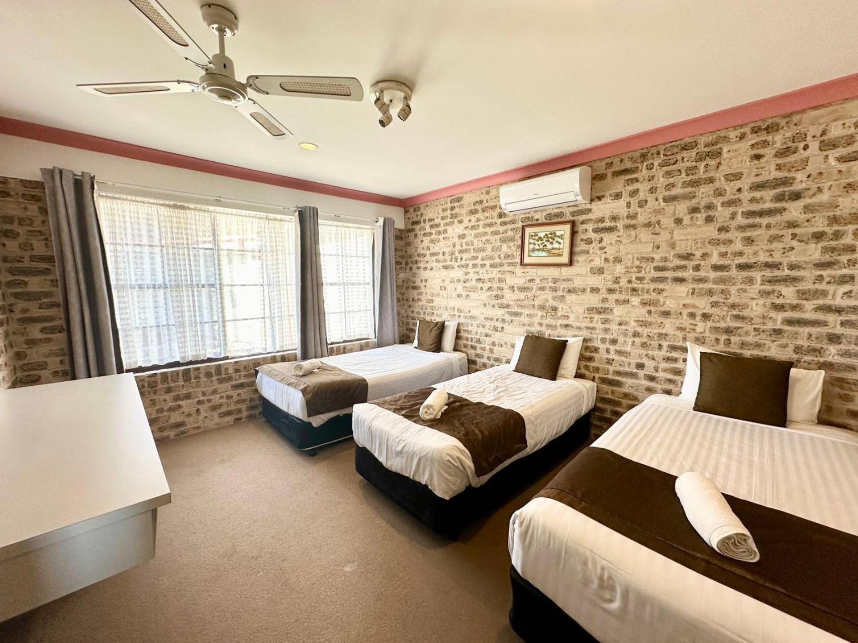 Sir Francis Drake Motel Heatherbrae Dış mekan fotoğraf